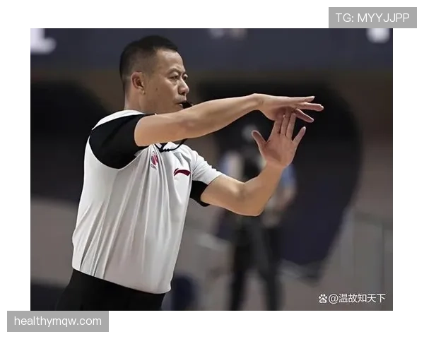 篮球快攻犯规判定规则详解，裁判依据什么标准进行吹罚认定